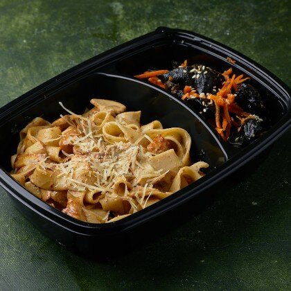 Ланч3. Лапша сливочная с курицей и грибами