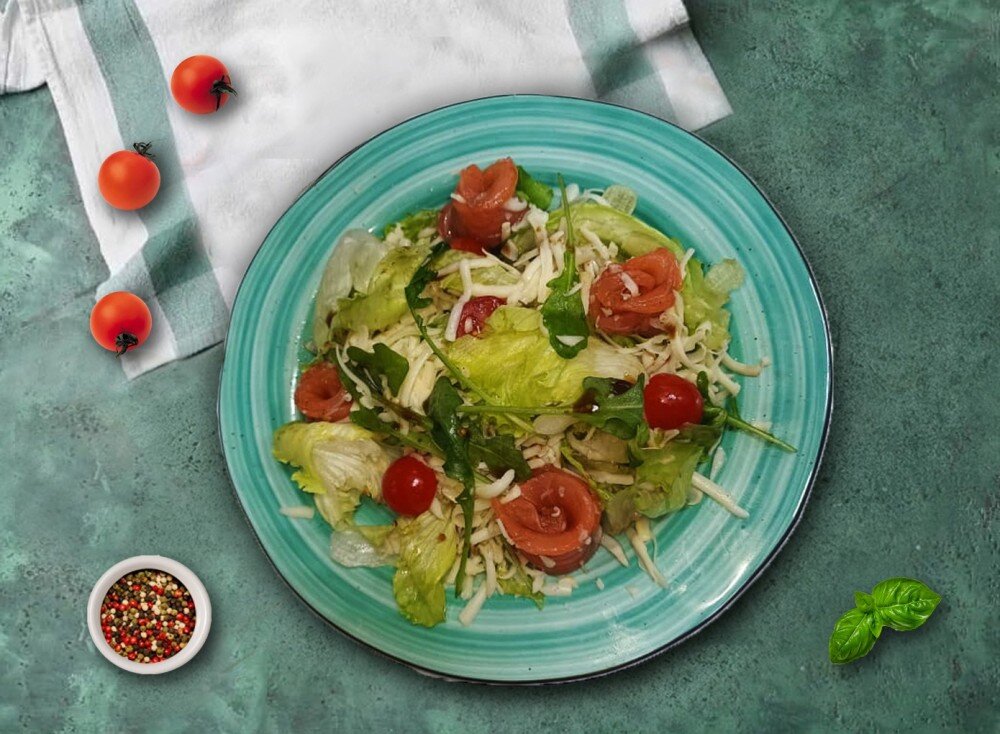 Салат Лосось с сулугуни