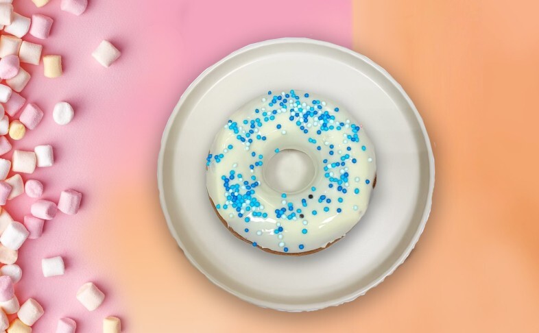 Пончик в шоколадной глазури