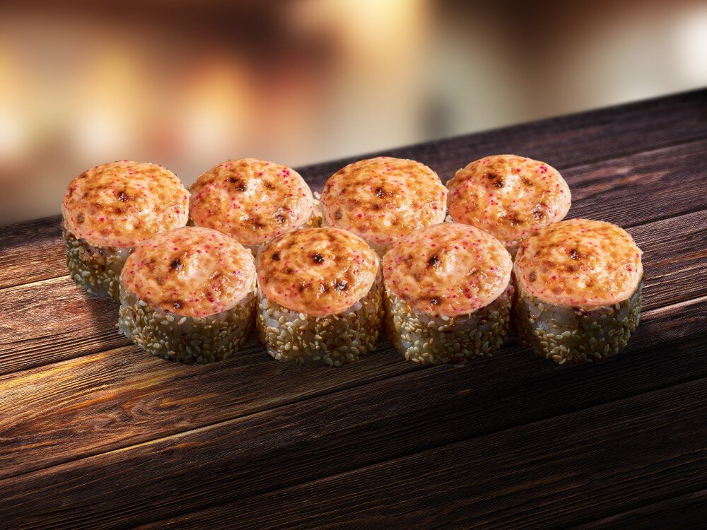 Запеченный спайси ролл с копченой курицей