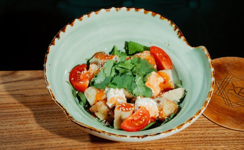 Салат с хрустящими баклажанами