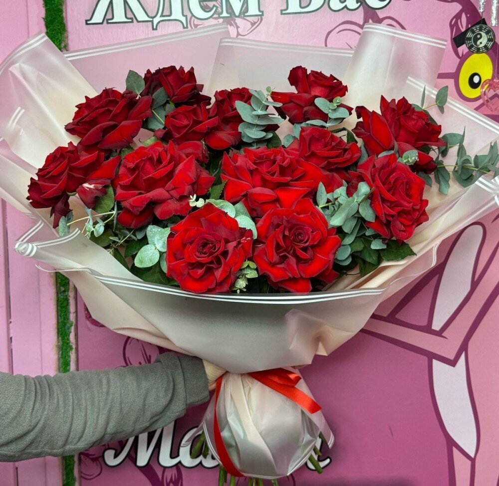 Букет француских бордовых роз 13шт