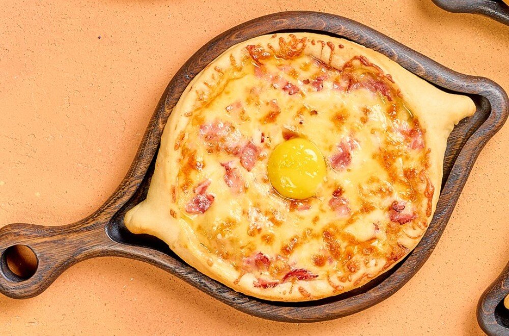 Хачапури по-Аджарски с беконом