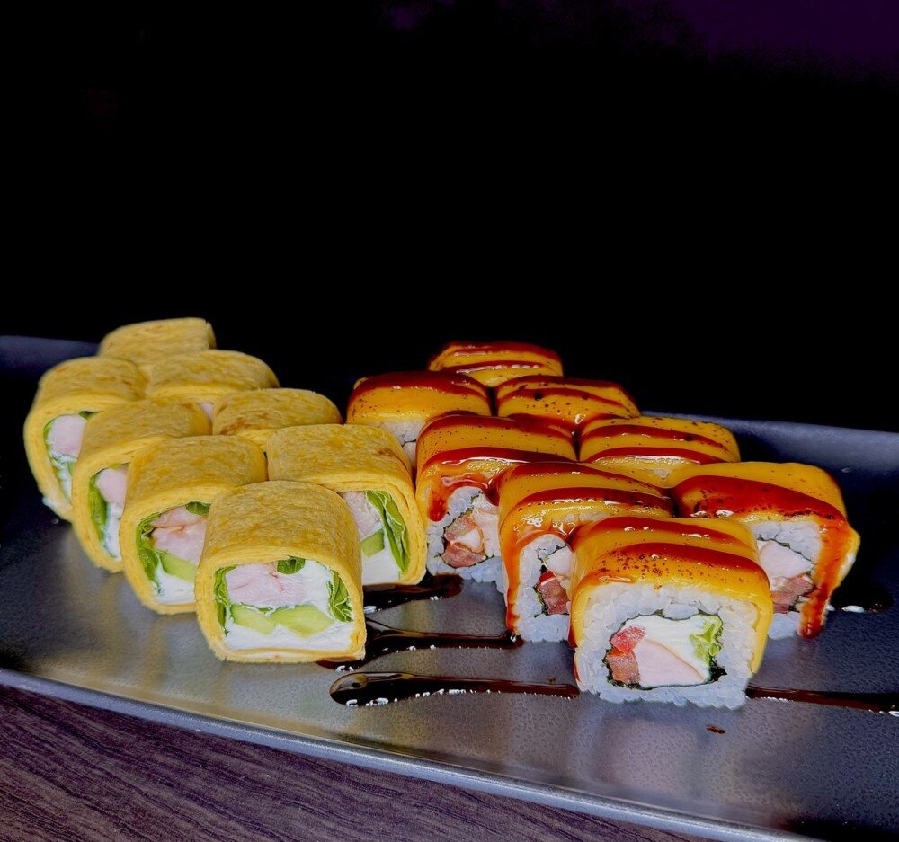 Роллы "Чеддер с курицей" + "Мексиканский с копченой курицей"