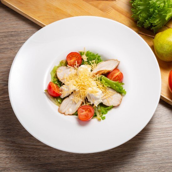 Салат с копченой курицей и  грушей