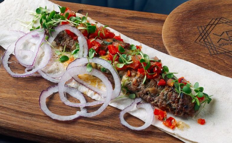 Куриный кебаб с грибами и сыром