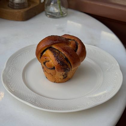 Маковая булочка