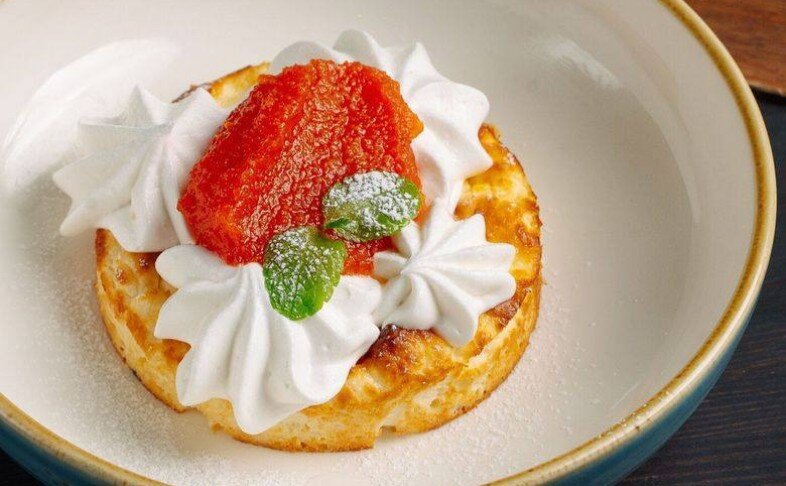 Творожная запеканка с морковным вареньем