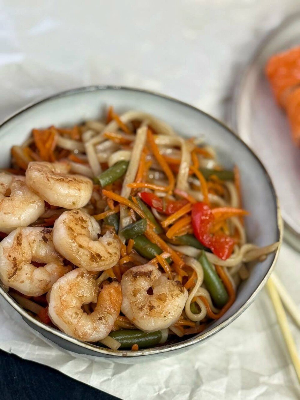 Wok c креветками