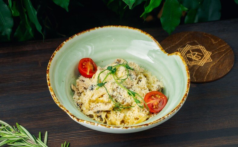 Итальянская паста с птицей и шампиньонами