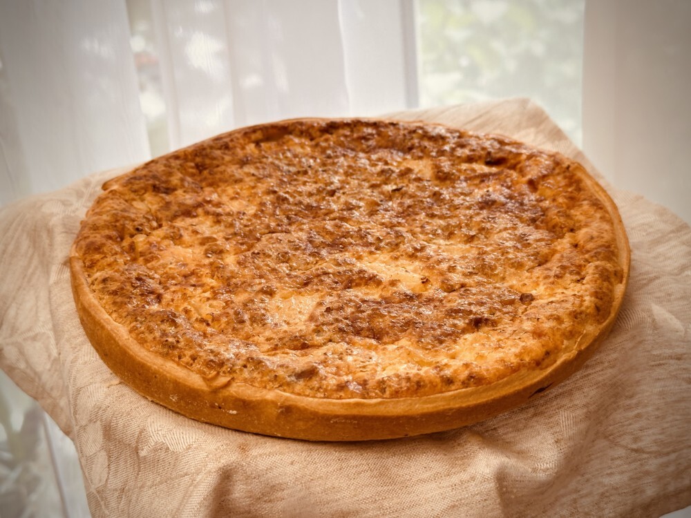 Киш Экзотик, с грудкой, ананасом и грецким орехом