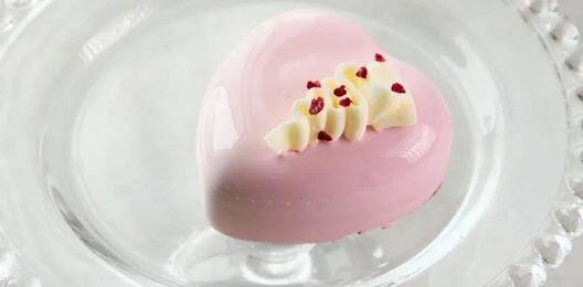 Муссовое пирожное "Сердце" вишня-шоколад