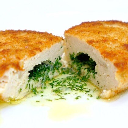 Котлета с маслом и зеленью