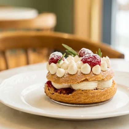 Заварное кольцо с малиной