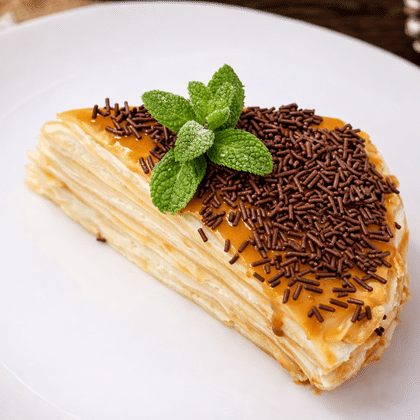 Блинный торт "Винни-Пух" с вареной сгущенкой